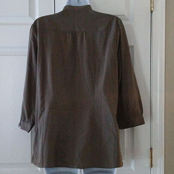 Banana Republic Factory silky feel button down blouse Sz L NWOT - Picture 4 of 6